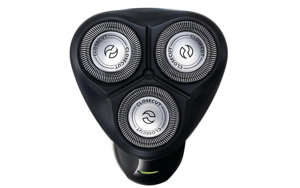 Philips Aquatouch Wet & Dry Close Cut Shaver AT610