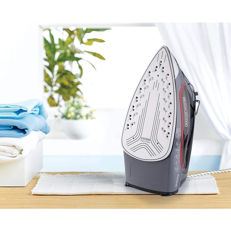 Black & Decker 2200 W Steam Iron - X2050-B5